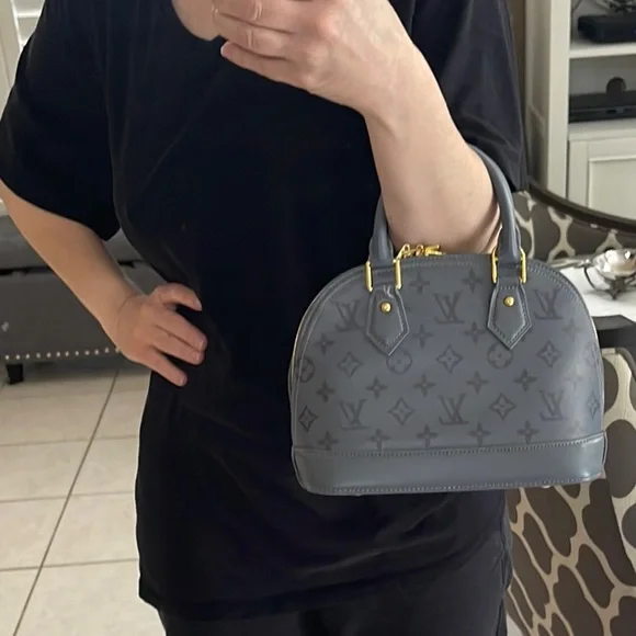 LOUIS VUITTON GREY ALMA TRIANON BB BAG - Picture 7 of 16
